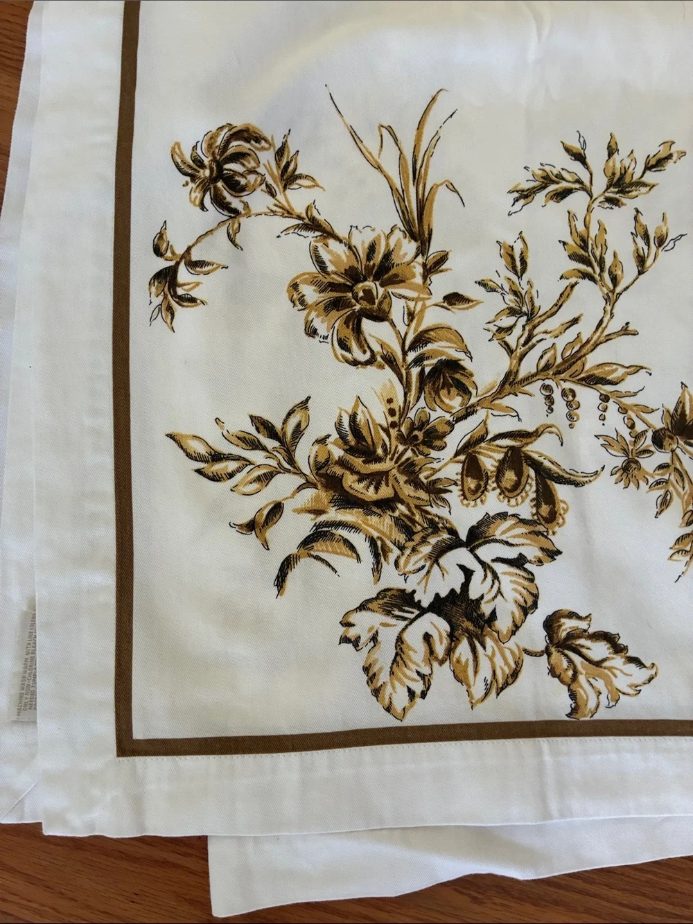 William Sonoma turkey tablecloth rectangular 70” x 90”